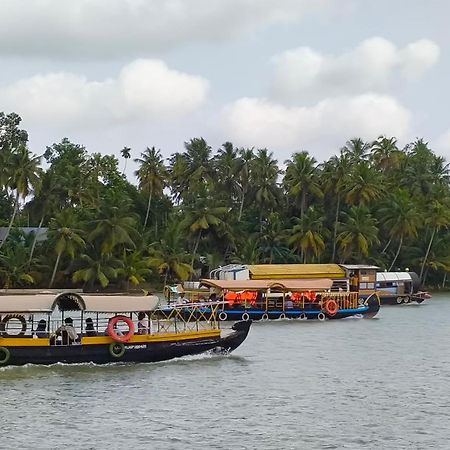 Islandstay-A Riverside Property Kollam Exterior photo