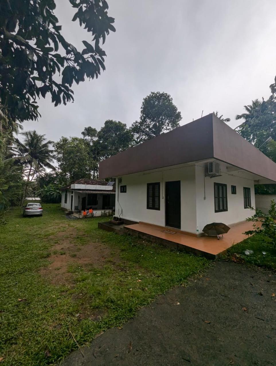 Islandstay-A Riverside Property Kollam Exterior photo