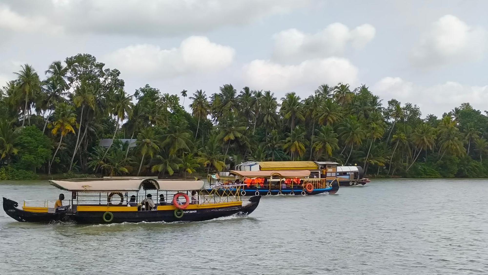 Islandstay-A Riverside Property Kollam Exterior photo